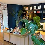 Faubourg Saint-Honoré -3Bed 2 BTH-HERMES