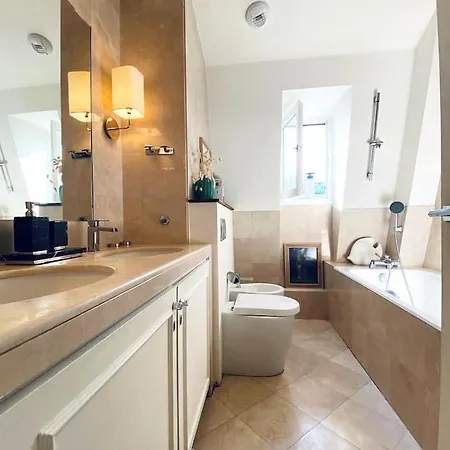 Appartamento Faubourg Saint-honoré -3bed 2 Bth-hermes Parigi